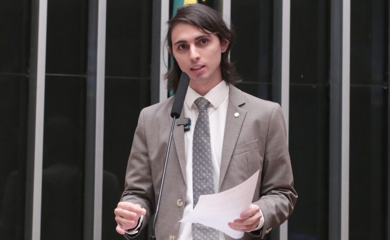 Comissão aprova proposta que institui política para promover Língua Brasileira de Sinais