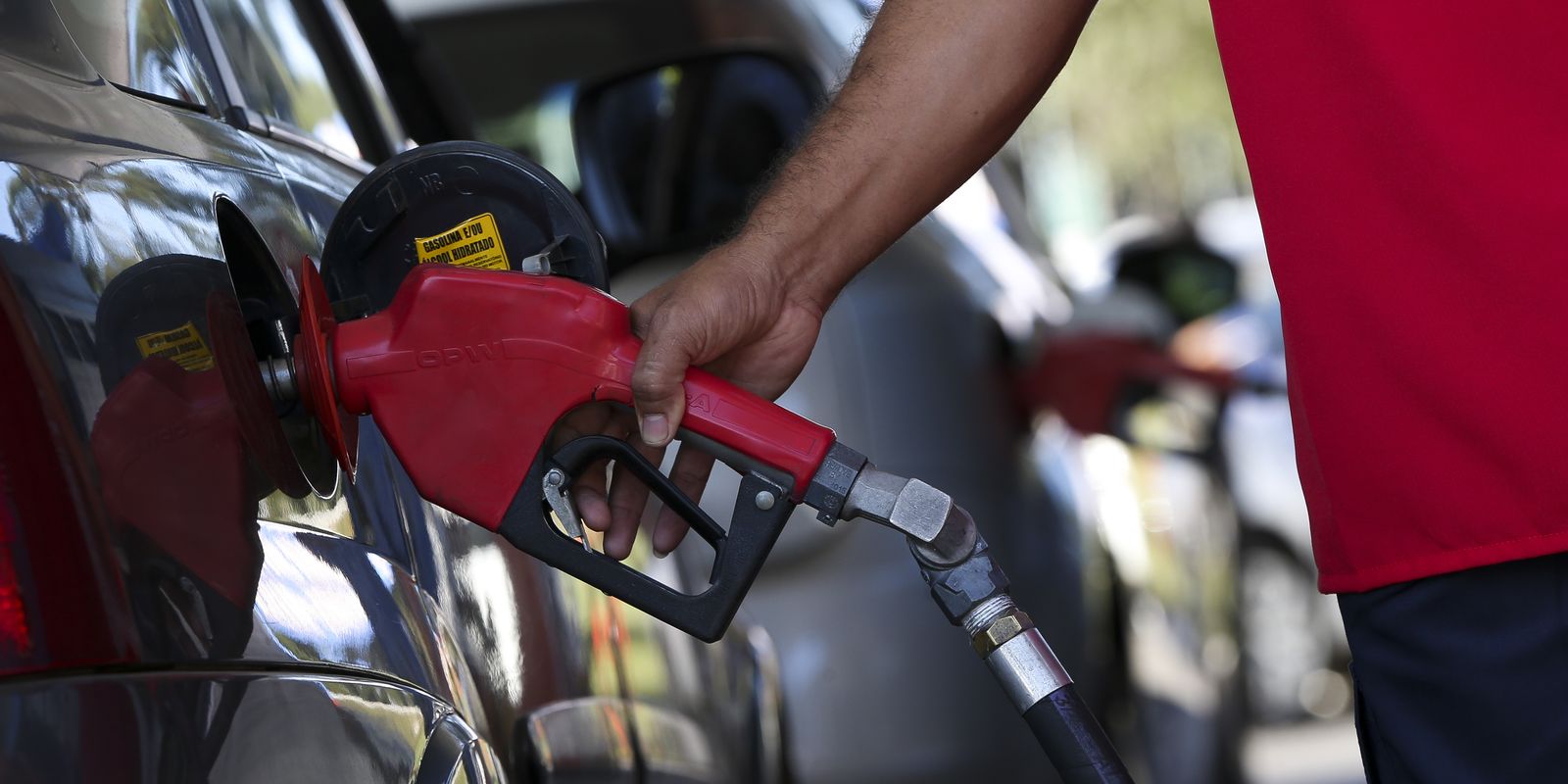 Governo adia reunião que pode aumentar etanol na gasolina para 32%