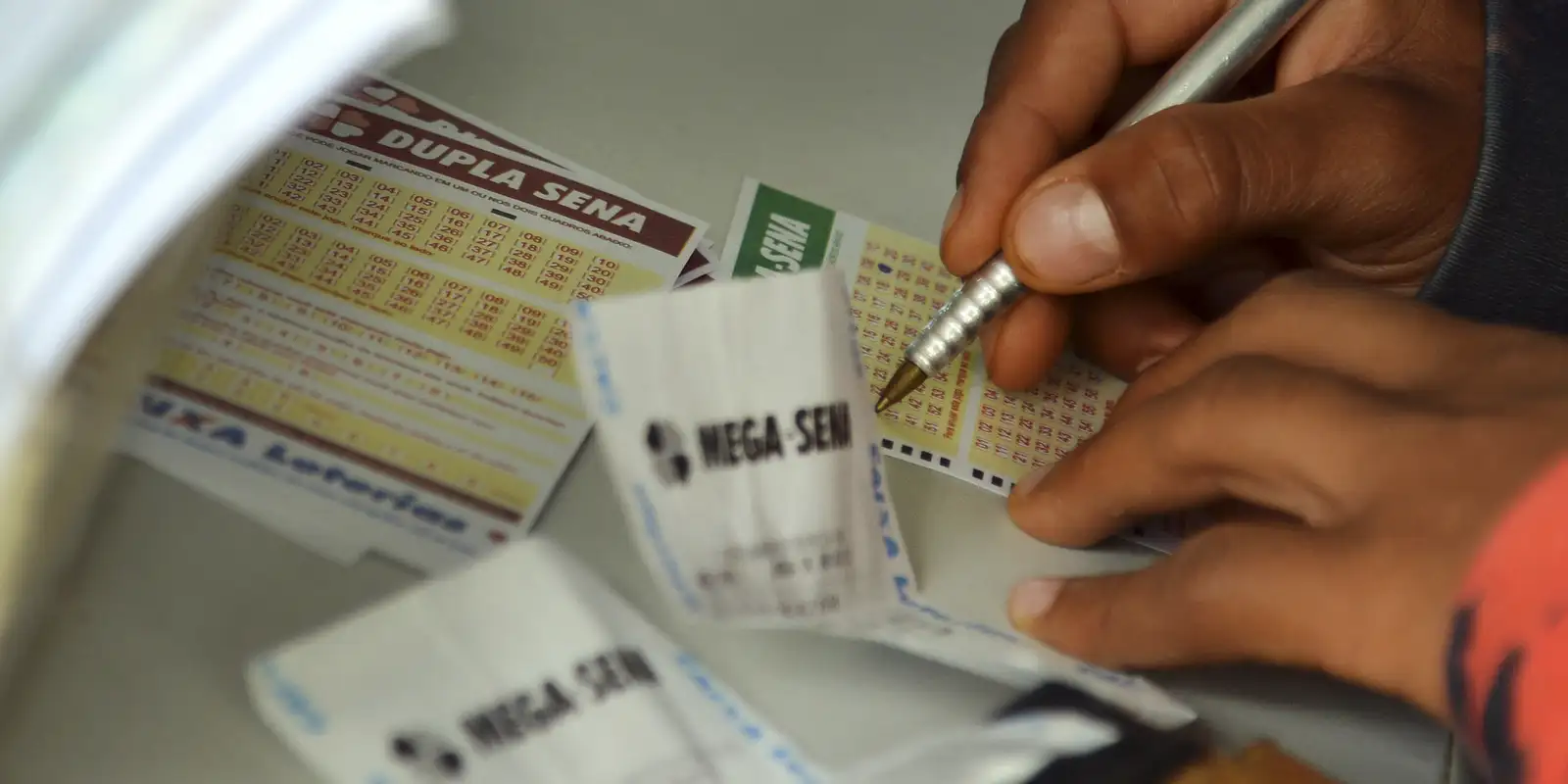 Mega-Sena acumula para R$ 30 milhões; confira os números sorteados