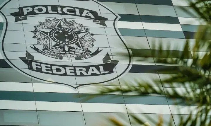 Em manifestação escrita, Flávio Bolsonaro nega ter caluniado Lula