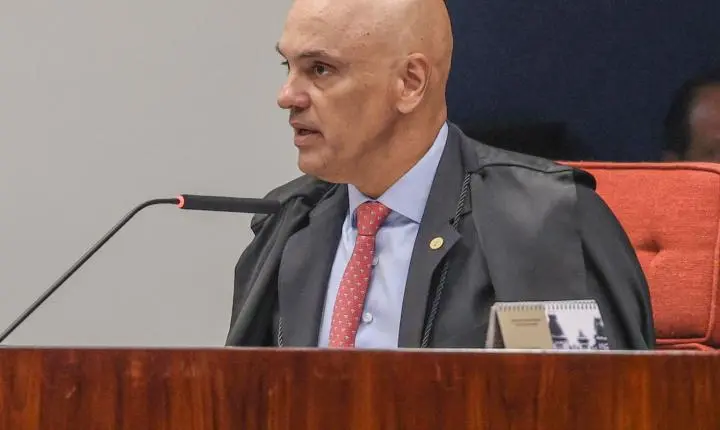 Moraes pede manifestação da PGR após Flávio não depor à PF 